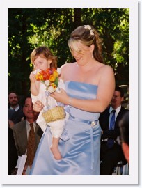 31a_2615-227-5 * Kalani's sister Kelli Patterson assists the flower girl, Kossette Slater (their niece) * 1188 x 1635 * (325KB)
